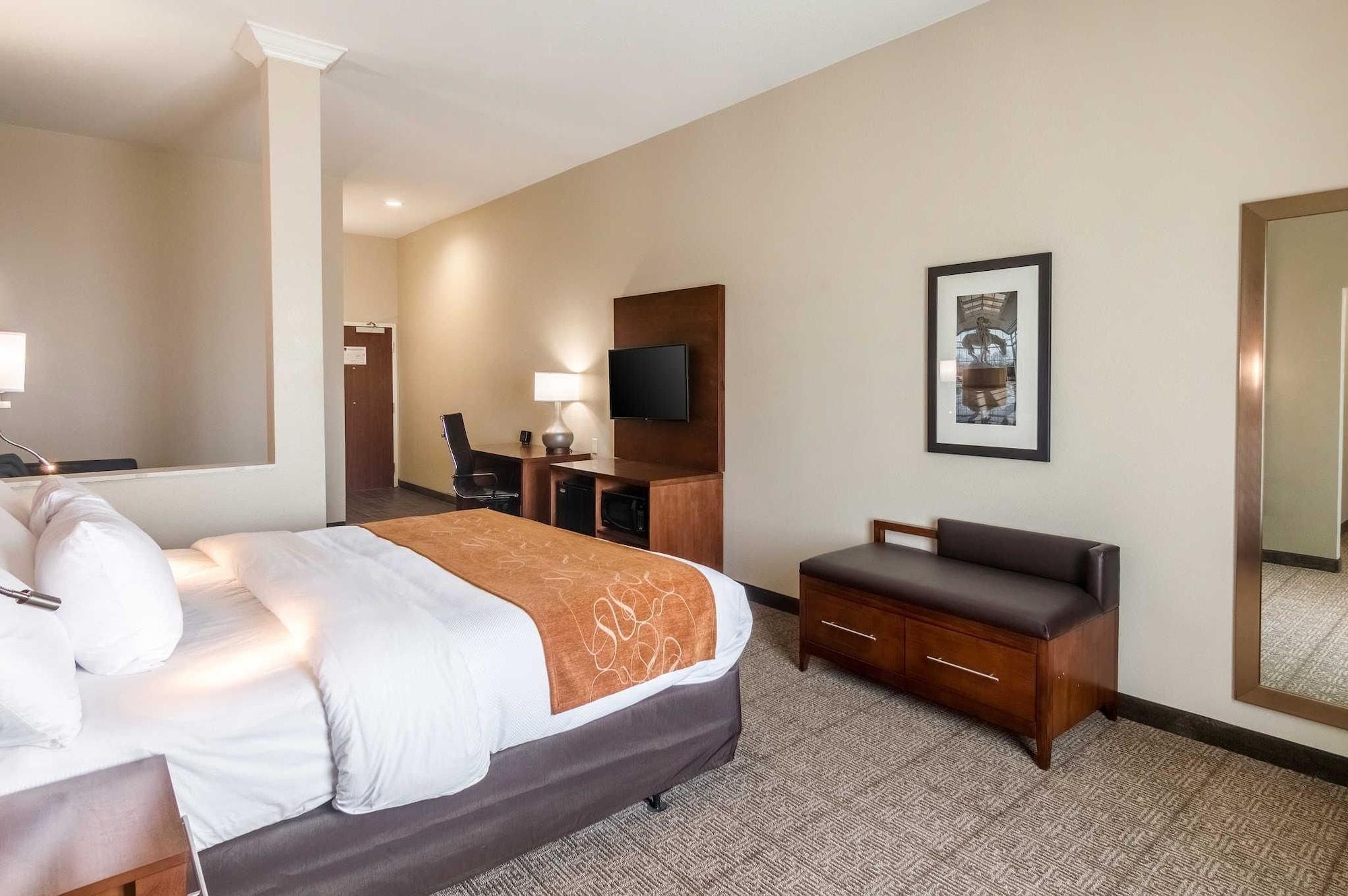 Comfort Suites Fairgrounds West Оклахома Сити Екстериор снимка