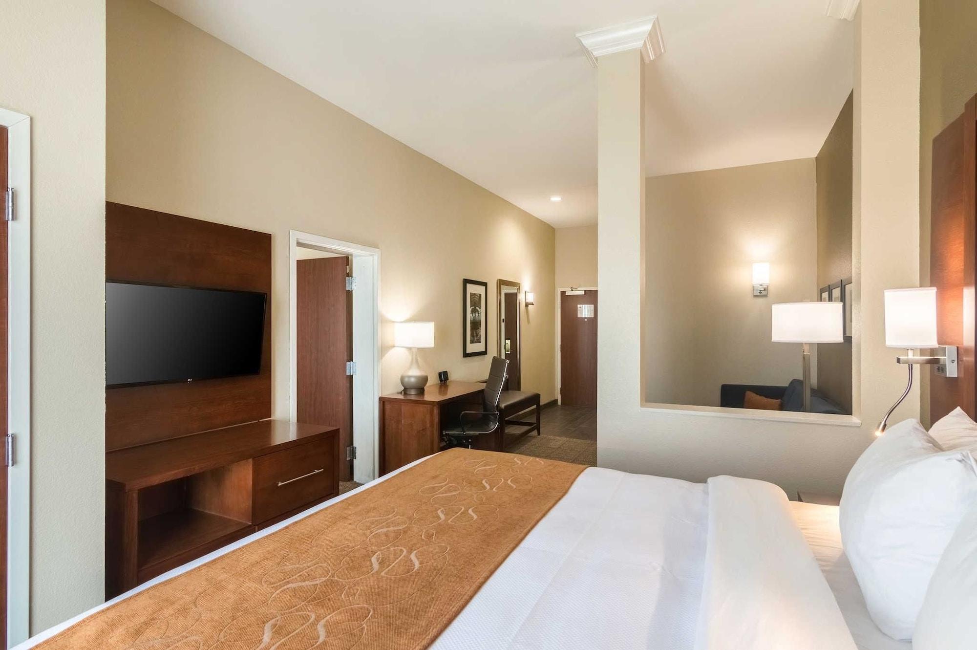 Comfort Suites Fairgrounds West Оклахома Сити Екстериор снимка