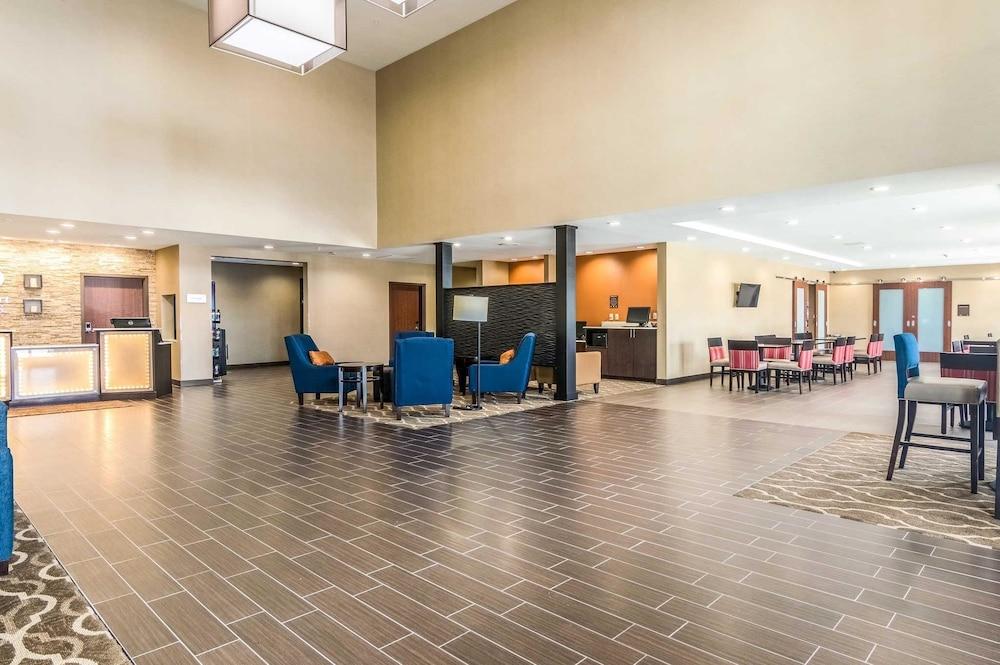 Comfort Suites Fairgrounds West Оклахома Сити Екстериор снимка