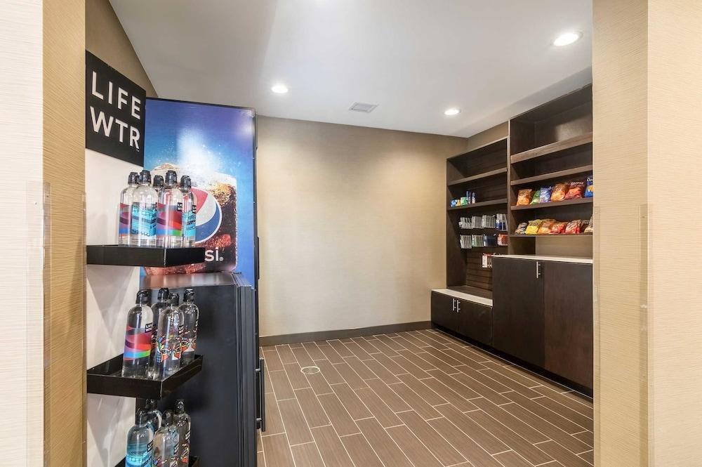 Comfort Suites Fairgrounds West Оклахома Сити Екстериор снимка