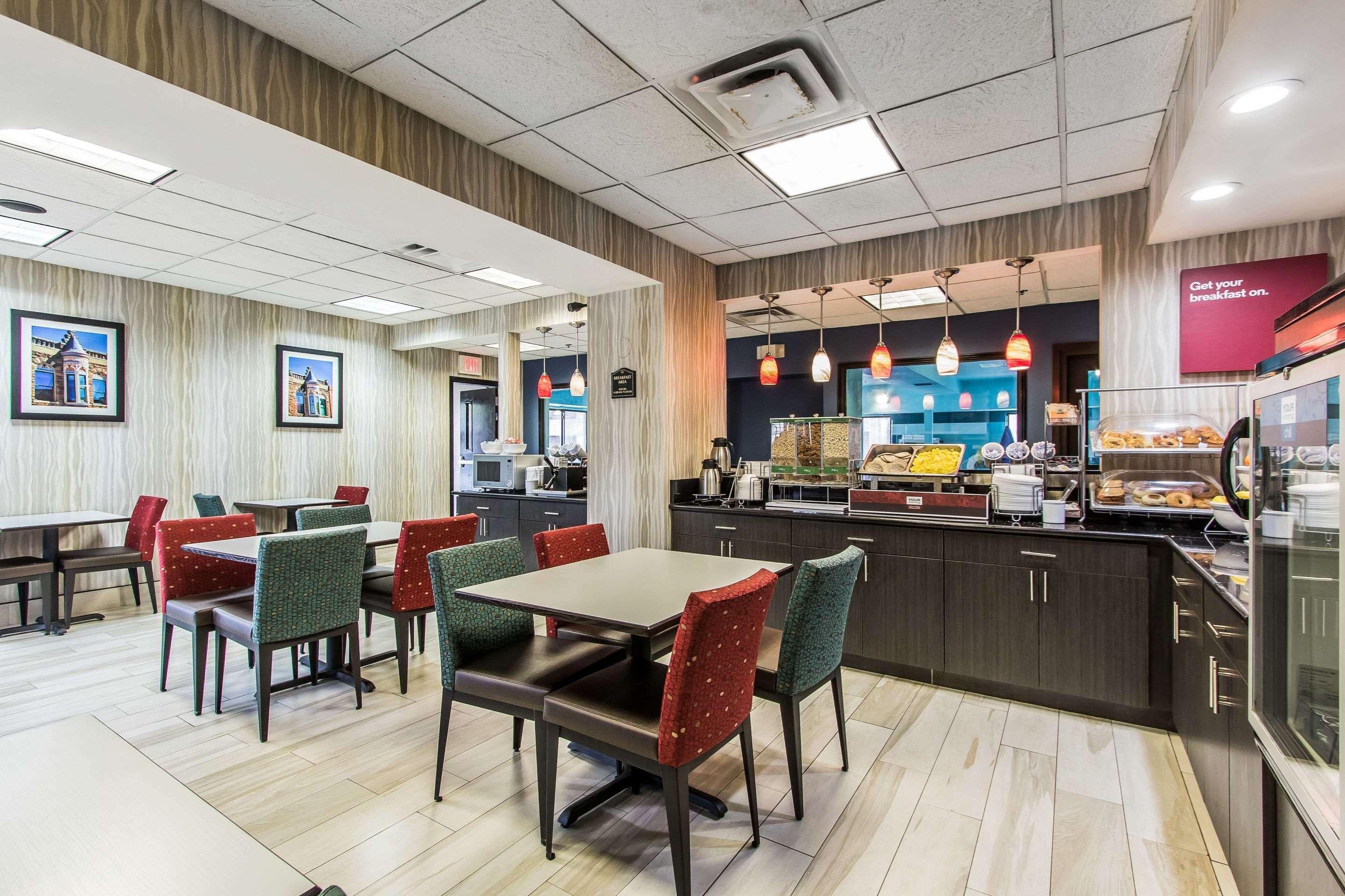 Comfort Suites Fairgrounds West Оклахома Сити Екстериор снимка