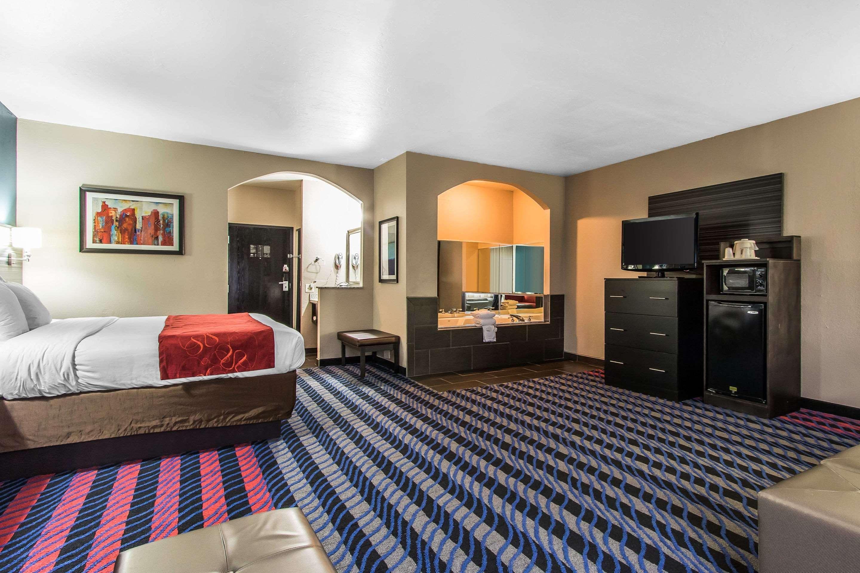 Comfort Suites Fairgrounds West Оклахома Сити Екстериор снимка