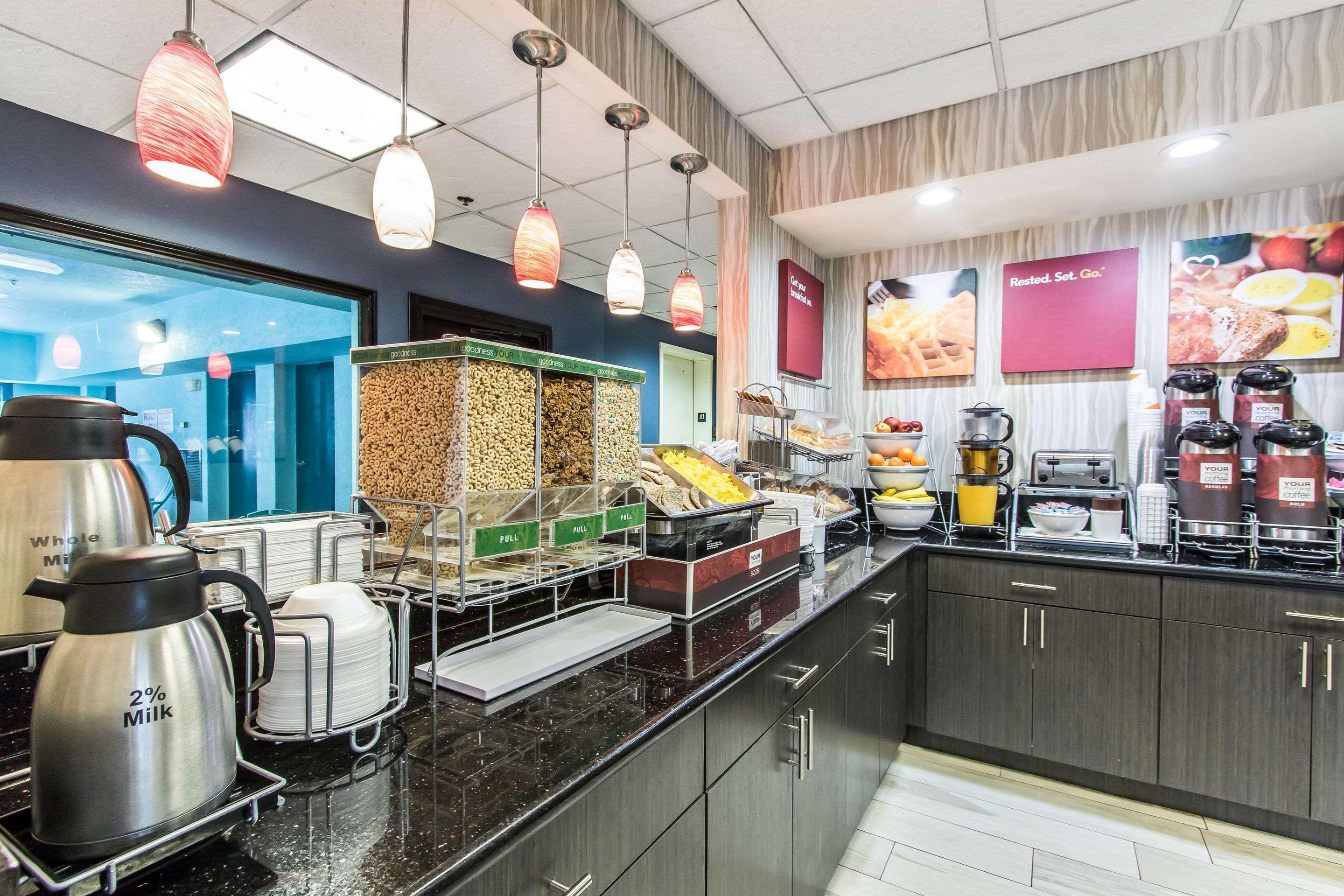 Comfort Suites Fairgrounds West Оклахома Сити Екстериор снимка