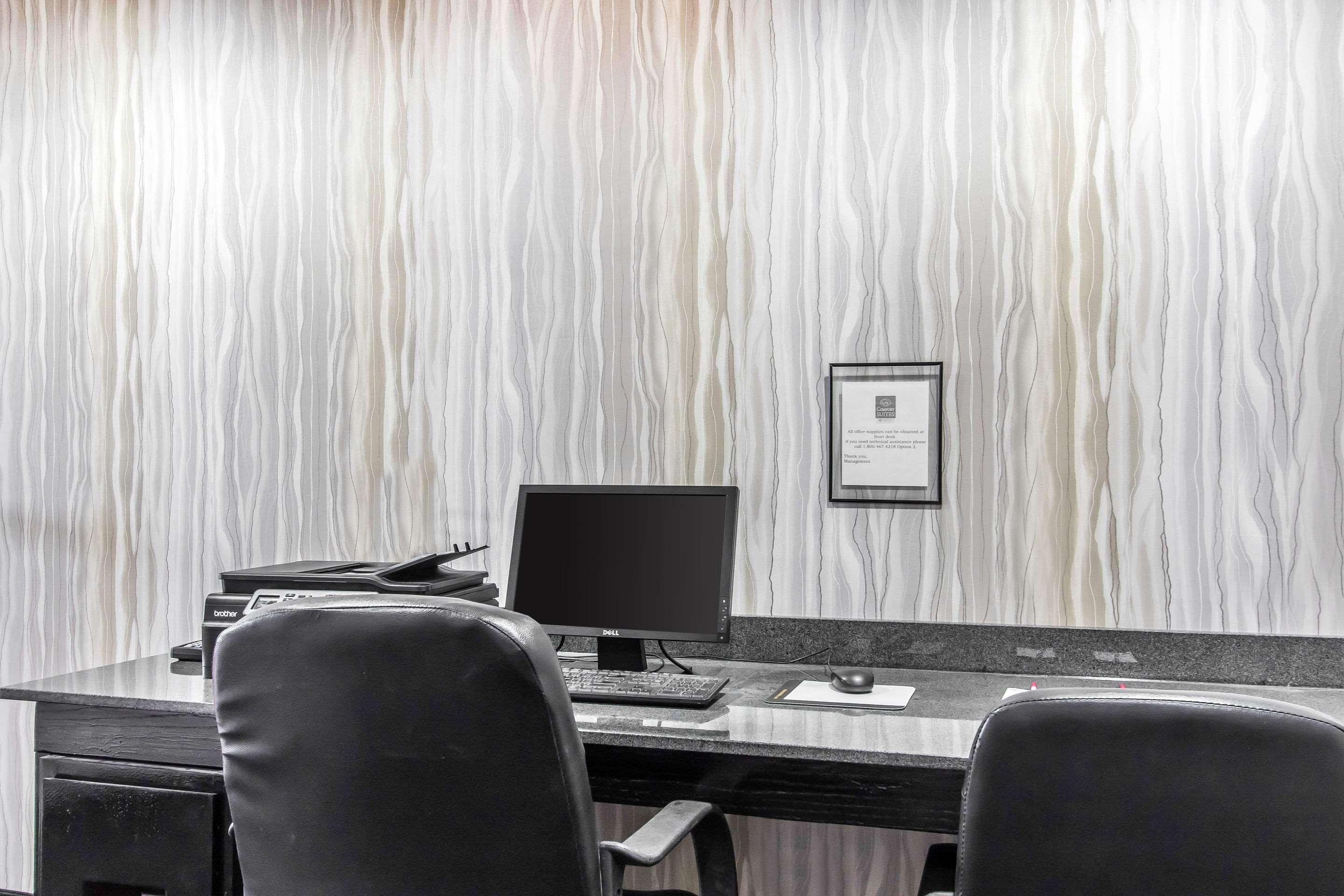 Comfort Suites Fairgrounds West Оклахома Сити Екстериор снимка