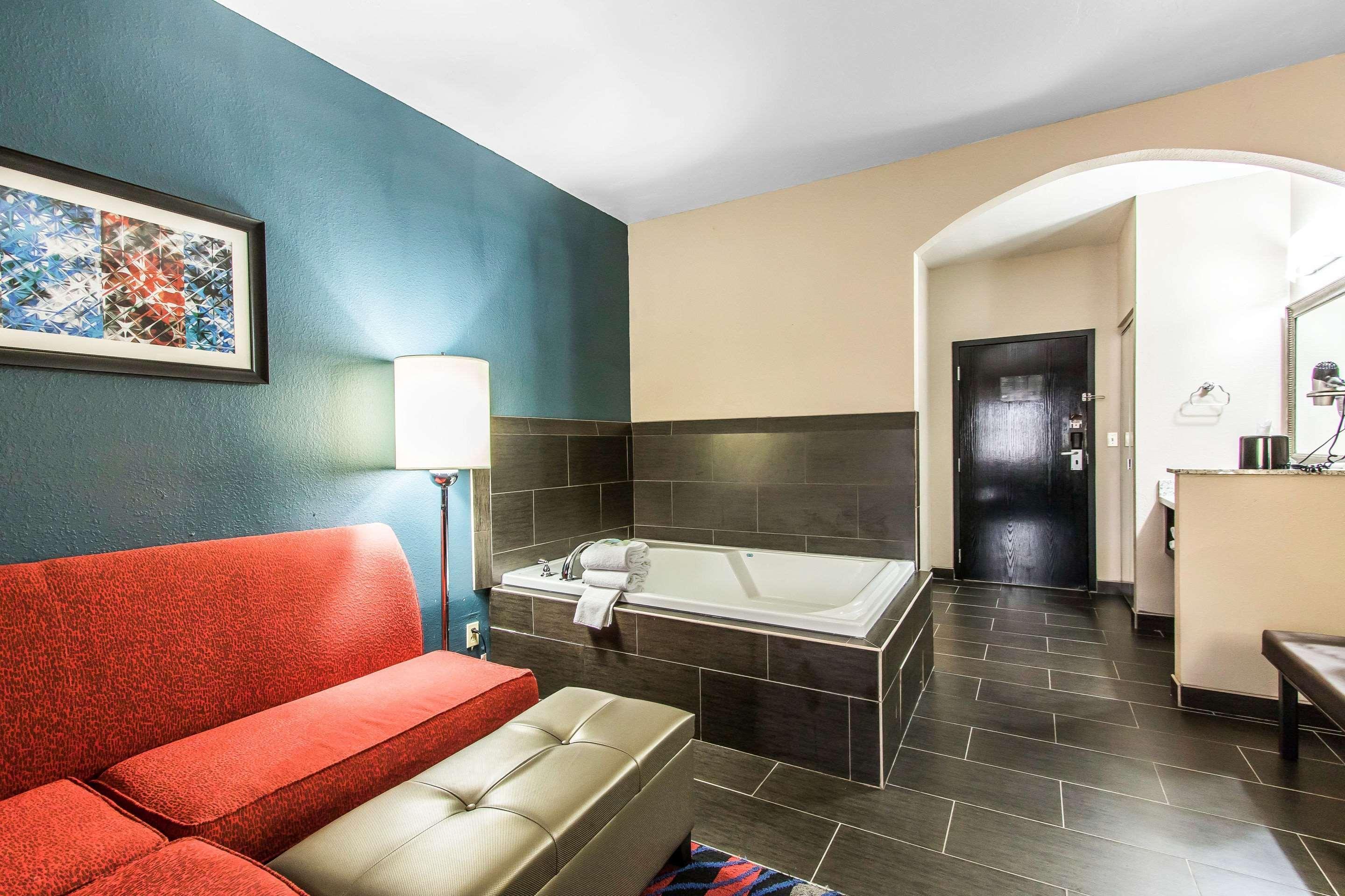 Comfort Suites Fairgrounds West Оклахома Сити Екстериор снимка