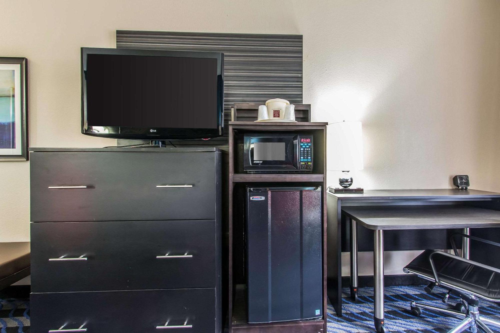 Comfort Suites Fairgrounds West Оклахома Сити Екстериор снимка