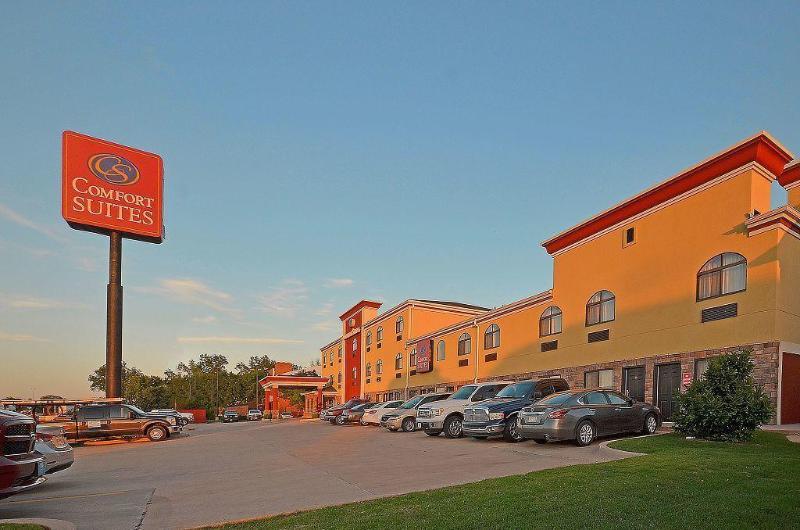 Comfort Suites Fairgrounds West Оклахома Сити Екстериор снимка