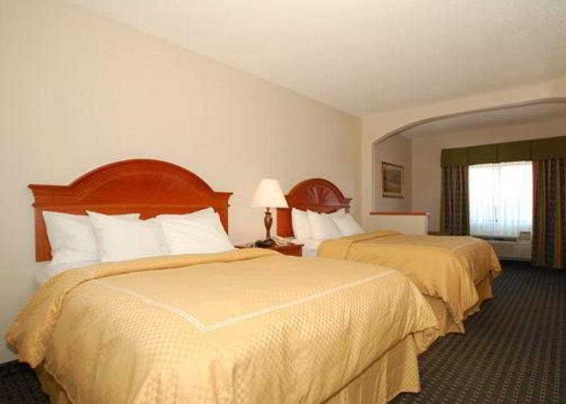 Comfort Suites Fairgrounds West Оклахома Сити Стая снимка