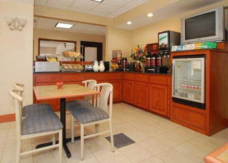 Comfort Suites Fairgrounds West Оклахома Сити Екстериор снимка
