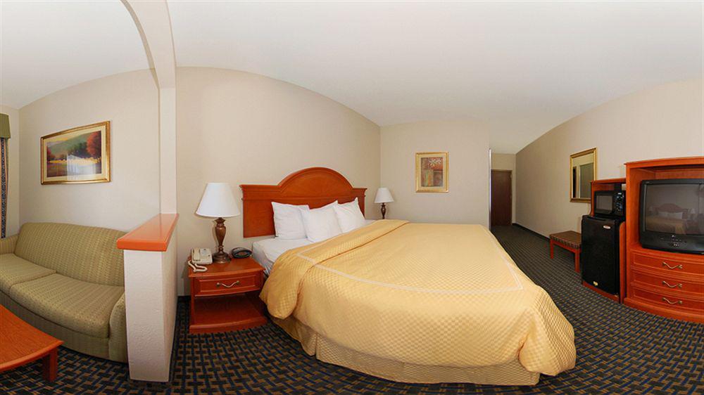 Comfort Suites Fairgrounds West Оклахома Сити Екстериор снимка